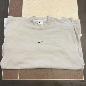 A nice shirt that’s a large and used for 1 day